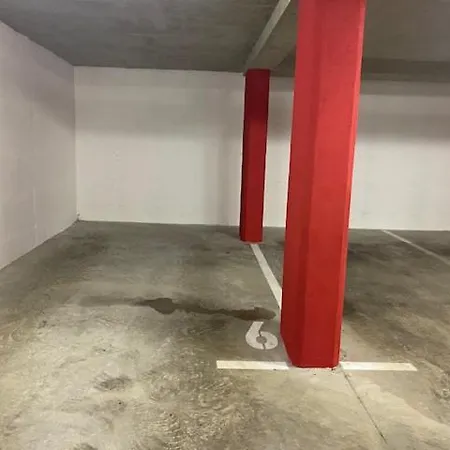 Apartamento Apartment Central With Private Indoor Parking *