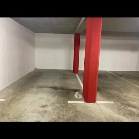 Apartment Central With Private Indoor Parking Liubliana