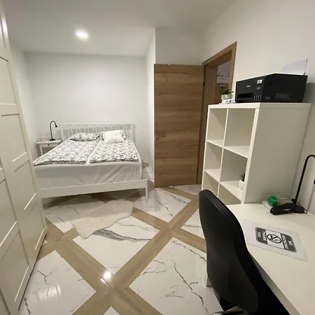 Apartment Central With Private Indoor Parking Liubliana