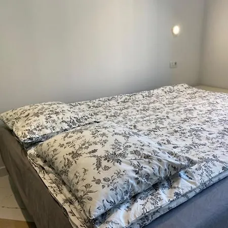 Elegant, Peacefull *